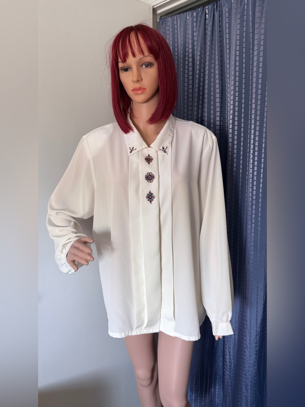 Vintage 90s Koret Ivory Embroidered Blouse 18W Shoulder Pads Hidden Buttons